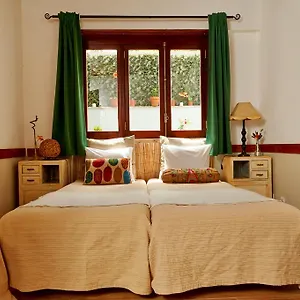 central-garden-saldanha-apartment.hotels-lisbon-portugal.com/